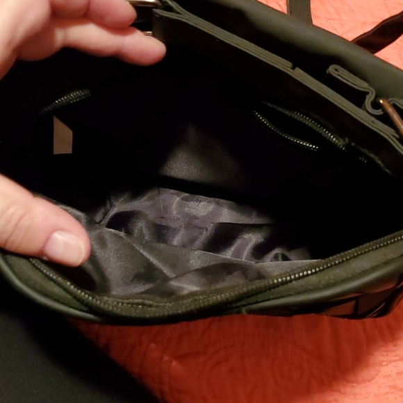 ❄️3 for $20❄️ Iridescent purse - Picture 4 of 6